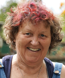 Mrs Suzanne Horsfield